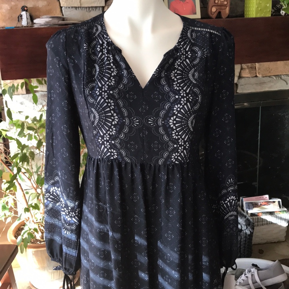 Navy/white print dress